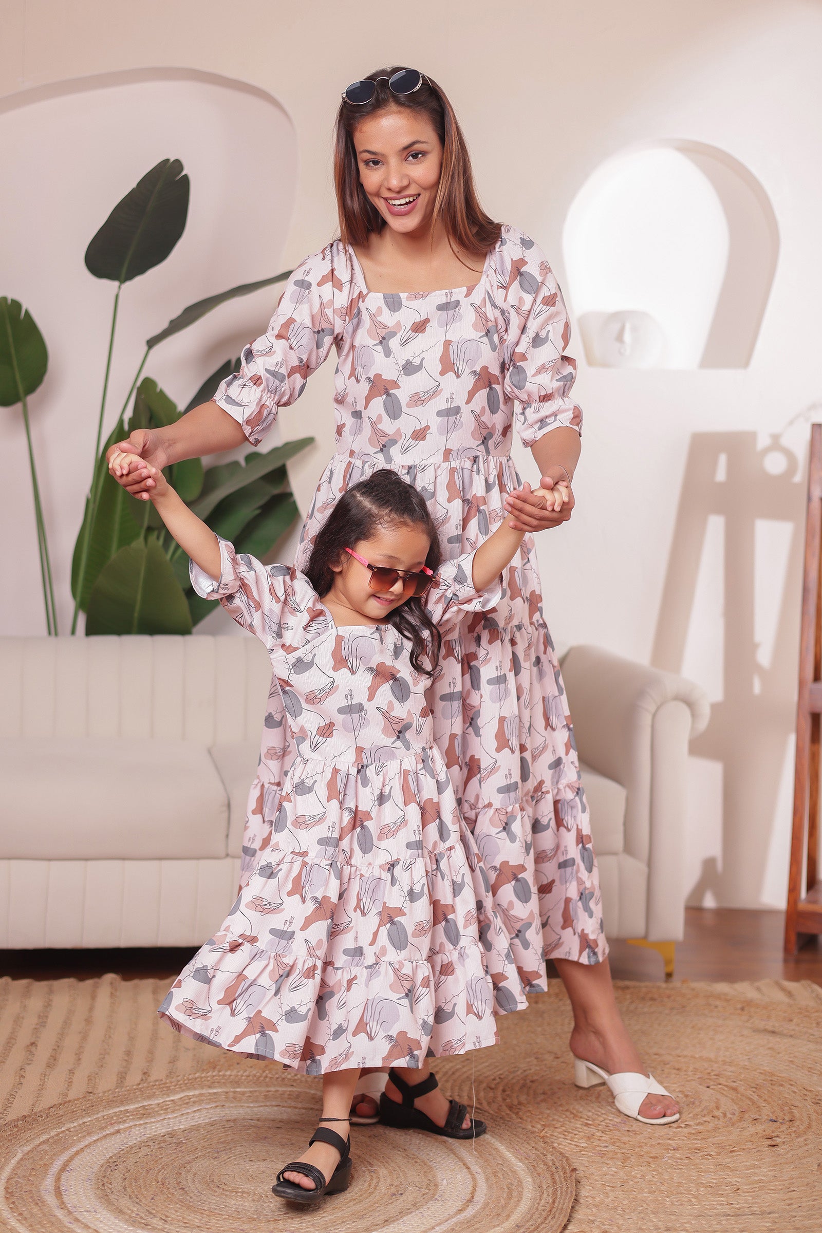 White Symphony Mother Daughter Matching Dress Online | Twinning Outfit Stuffieland White Symphony Mother Daughter Matching Dress Online | Twinning Outfit Stuffieland