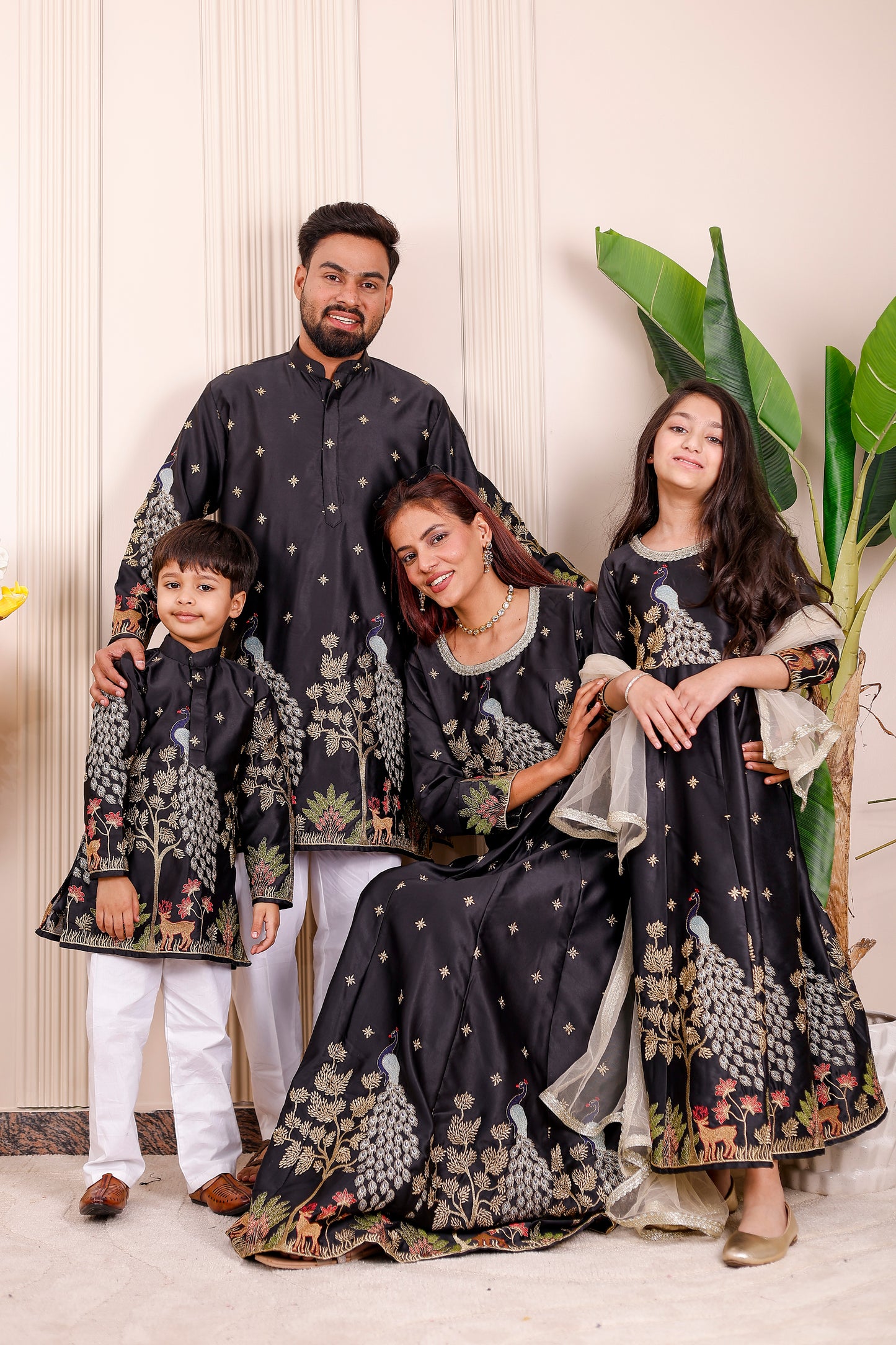 Black Peacock Embroidered Family Matching Outfit 🦚✨👨👩👧👦