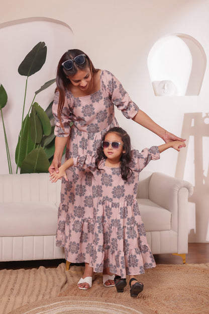 Modern Mehfil | Mother Daughter outfit