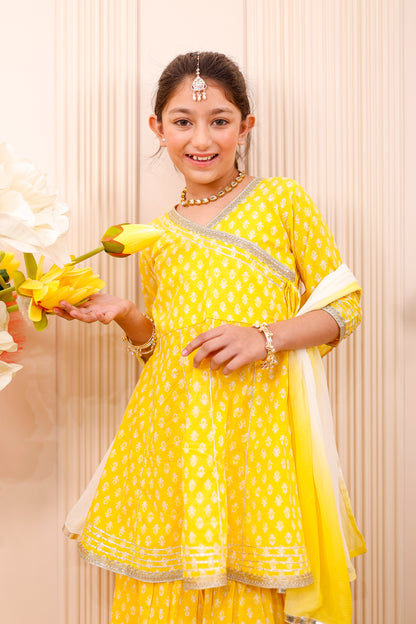 Girls’ yellow kurta and garara – adorable mother-daughter matching outfit for family festive occasions.