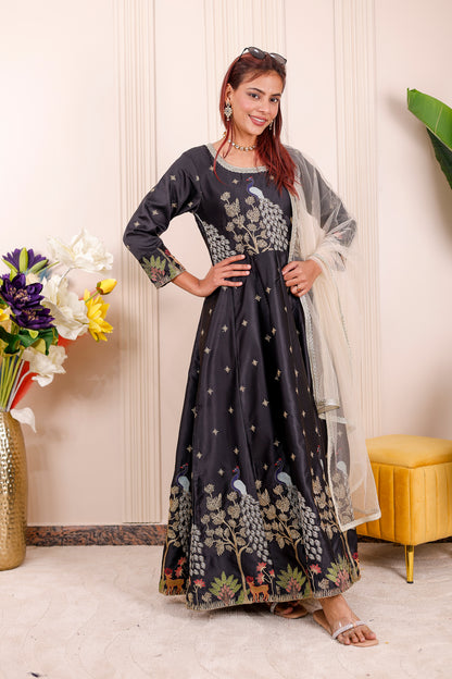 Midnight Black Peacock Embroidered Women dress Outfits 🦚✨👨‍👩‍👧‍👦