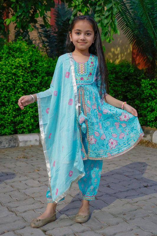 Salwar, kurta and Duptta set