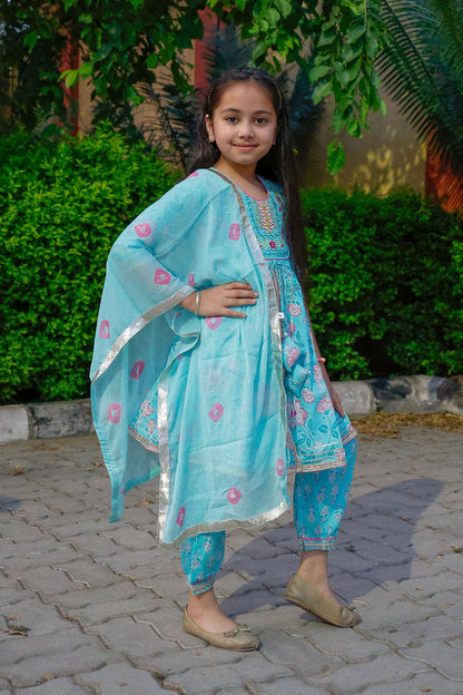 Salwar, kurta and Duptta set