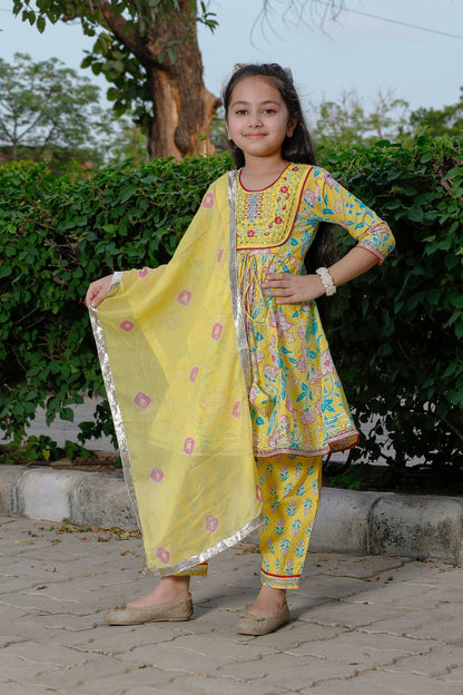 Salwar, kurta and Duptta set