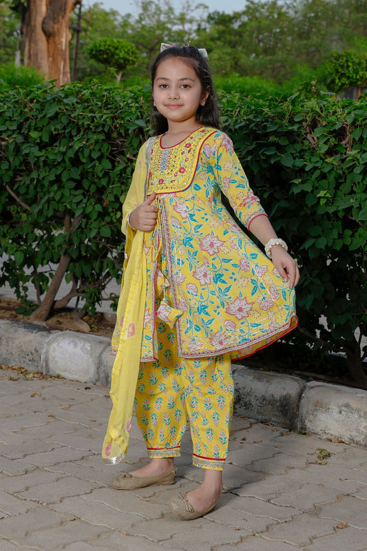 Salwar, kurta and Duptta set
